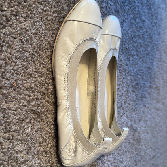 CHANEL. Ballet Flats - Very Demure 🥿
Made in Italy 🇮🇹 - Picture 6 of 6